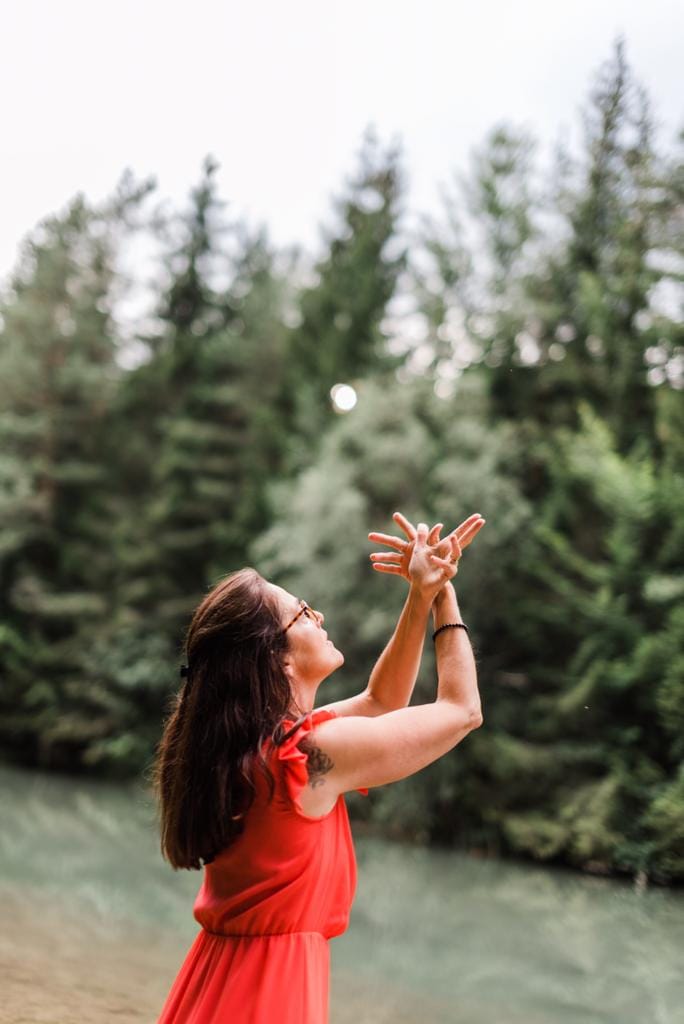 Le bonheur est comme un papillon, il vole sans jamais regarder en arrière.